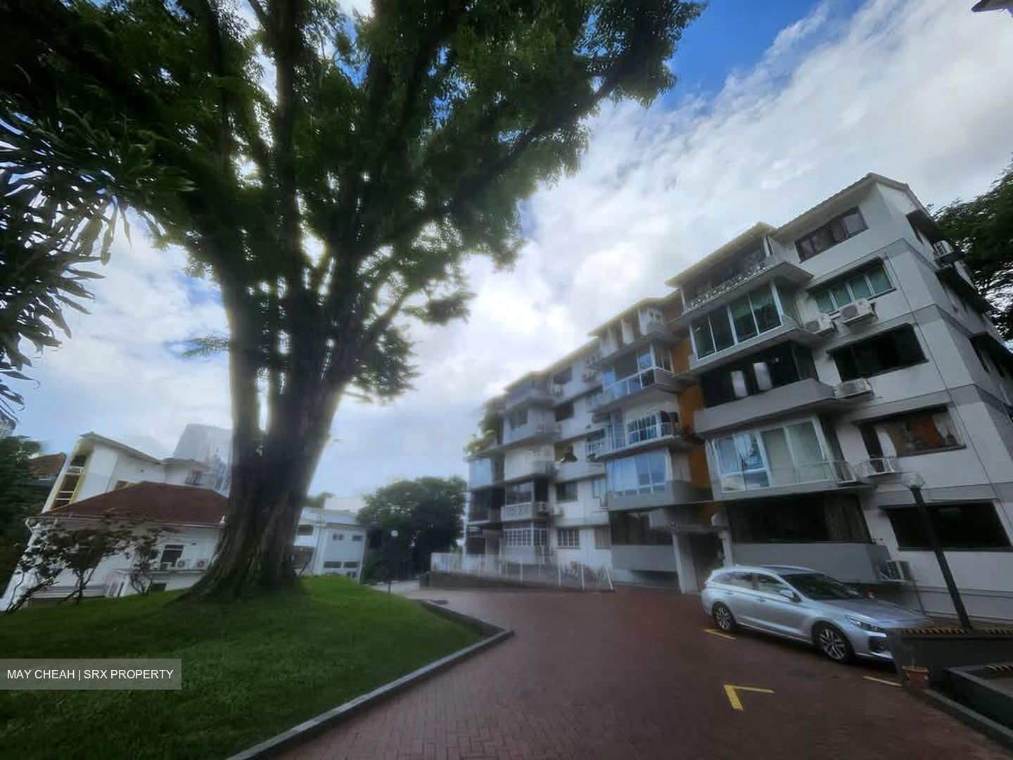 Hollywood Apartments (D9), Apartment #557285371